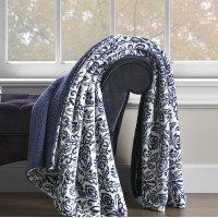 Darby Home Co Pirro Damask Print Throw DRBH7201